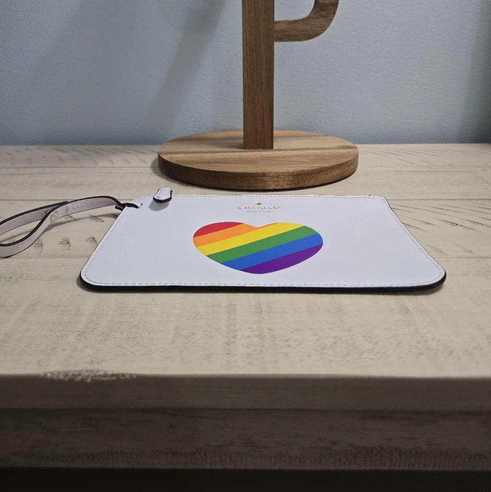 Kate Spade New York White Pebble Leather Rainbow Skinny Wristlet/Clutch NWOT - Picture 4 of 9